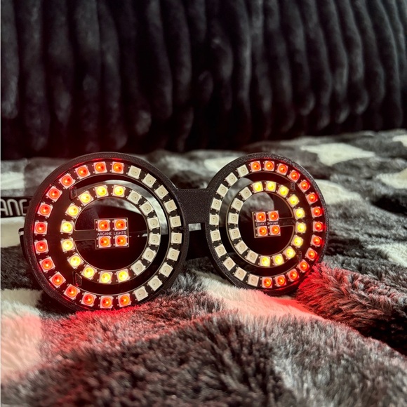 LED Circular Pattern Glasses - Picture 4 of 6